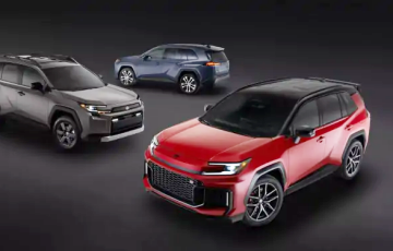 Выразительный дизайн и больше мощности: дебютировала новая Toyota RAV4